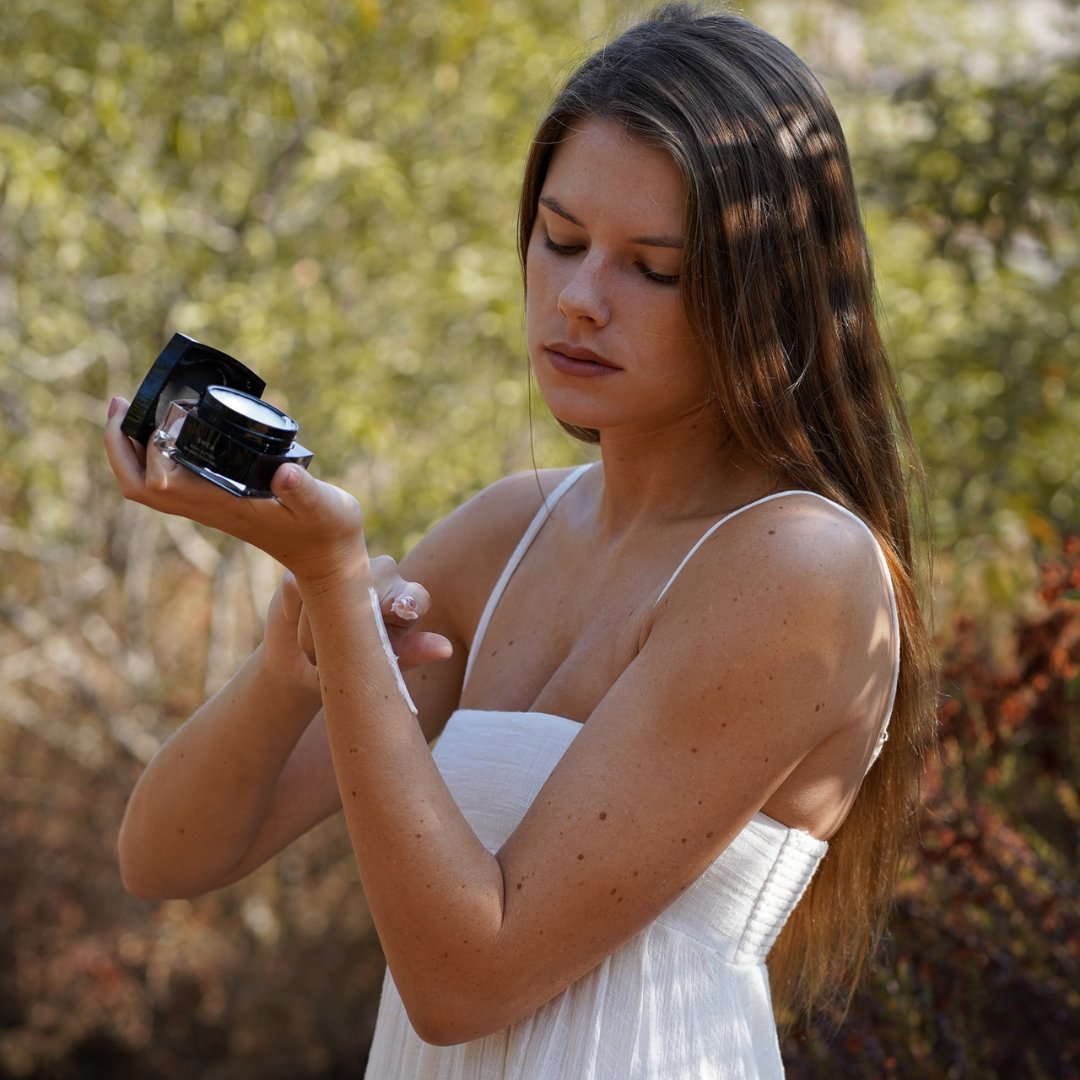 Why Your Hands Should Be Part of Your Skincare Routine – And This Is How to Make Them Beautiful and Simply Ageless - Miracles & More